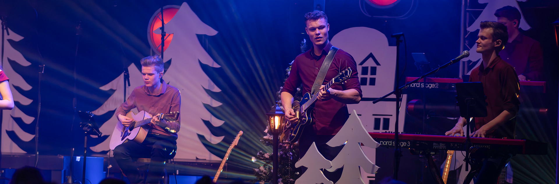 Vier Kerstnacht en Kerst in kerk Leeuwarden City Life Church met Gilbert Thera en Sharon Kips